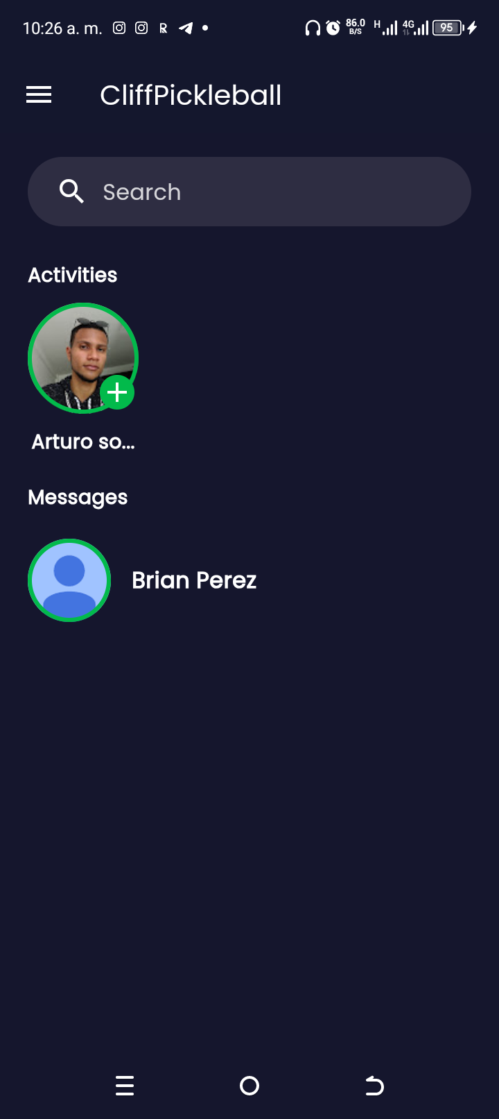 Pantalla de inicio en modo oscuro con buscador, sección Activities y lista de Messages