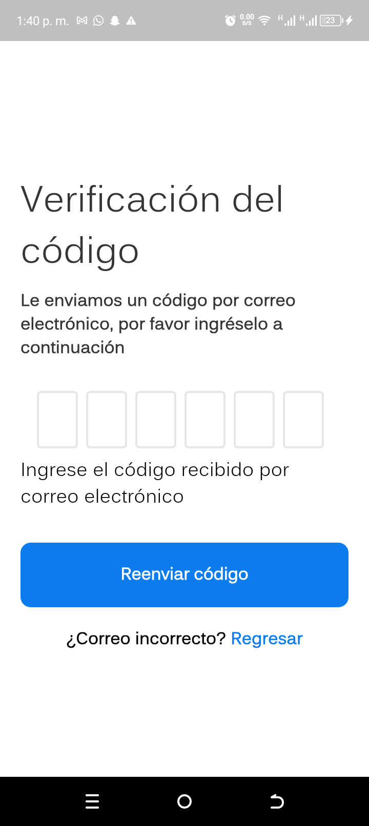 Verificación del código: seis casillas independientes para el código enviado por correo, con reenvío y retorno al paso anterior.