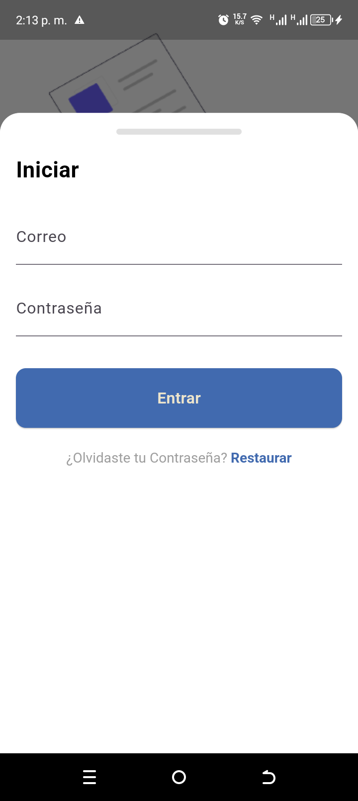 Hoja modal de inicio de sesión sobre la bienvenida atenuada: correo, contraseña, botón Entrar y enlace de restauración.